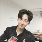 [이진혁] <b>진혁</b>이 요즘 셀카 진짜 잘찍음