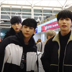 [댓글부탁해] 보이그룹 어<b>위크</b> 출국 일본 첫 데뷔 잘하고 와