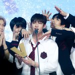 <b>작사</b> 작곡 하는 능력캐 아이돌