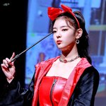 <b>만화</b>에서 나온 소녀인 女돌