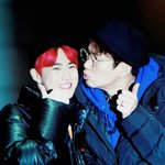 [EXO] 새로 온 매니저가 준면이한테 뽀뽀하려함;;;