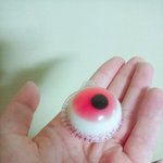 나 <b>눈알</b>젤리 처음 먹어보려하는 중이당