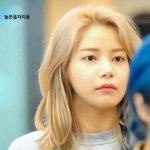 뭔가 좀 이상했던 <b>솔라</b> 공항 패션ㅋㅋㅋ