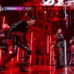 <b>카이</b> 피지컬 미쳤네