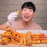 나 이거 ㄹㅇ 먹을까 말까 <b>인생고민</b>