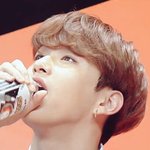 [강다니엘] 녜리 물마시는데