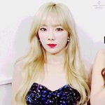 얘들아 나 <b>탈색</b>하고 싶은데 뜯어말려줘