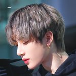 <b>작품</b> 대신 보는 아이돌 얼굴
