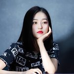 예쁜 미모에 더해진 <b>시크</b>함!