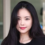 <b>손나은</b> ㅈㄴ 이쁘지않냐