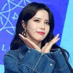 <b>솔라</b> ㅈㄴ이쁘지않냐