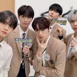<b>주간</b>아 씨아이엑스 단체사진