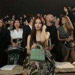 수지 인스타에 <b>AI</b>같은 댓글다는 디올 공식 계정ㅋㅋㅋ