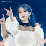 파란색으로 염색한 아이돌 되게 많은 듯