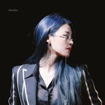 설현 정장에 <b>샷건</b> 들음