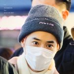 [EXO] <b>날씨</b>도 추운데 애들 이쁘게도입었네