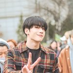[모두드루와] 새벽 세시에 브이<b>앱</b>을 켜는 아이돌이 있다?