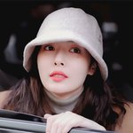 요즘 미모에 자체 <b>조명</b> 켜고 다니는 여돌