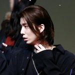 미모로 <b>시선</b> 훔치는 男돌