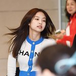 [댓글부탁해] <b>엘레</b>강스한 긴머리 휘날리며 제니