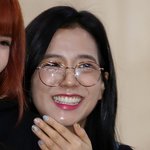 [댓글부탁해] <b>제니</b>보고 사랑스럽게 웃어주는 <b>지수</b>