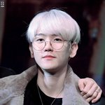 이런 머리는 탈색 <b>최소</b> 몇 번임..?
