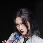 감당하기 버거운 걸그룹 <b>아우라</b>