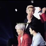 [EXO] 준면이가 꺼낸 하트 뇸뇸 먹는 찬열이