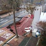 [모두드루와] <b>일산</b> 백석동 공원 인근 도로서 ‘땅 꺼짐’ 발생