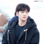 뉴이스트 <b>동호</b> 분위기