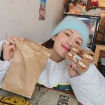 <b>내년</b>에 스무살 되는 아이돌