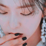 눈의 여왕이 따로 없는 <b>여</b><b>돌</b>