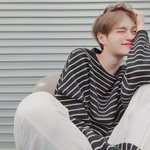 [댓글부탁해] 얘들아 고딩 때 갤럭시 <b>폴더</b> 쓰는 거 어때