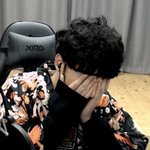 남자 옷 <b>소매</b> 길어서 손 덮는 거 ㅈㄴ 좋다