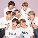 [방탄소년단] 이삐들 <b>휠라</b> 핑크톤 화보