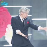 [모두드루와] 빅스 무대 보면 <b>레오</b> 체형 되게 어른스럽더라