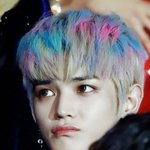 [NCT] 분위기 전환...태용이 자체 <b>리본</b> 달았다