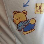 사촌동생 옷에 곰돌이