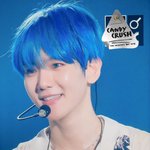 백현 <b>파란</b>머리 했네