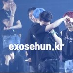 [EXO] 백현이가 세훈이한테 막내니까 수호한테 한마디해달라고하자마자