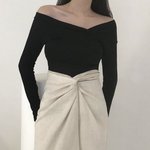 오프<b>숄더</b>에 청바지 입고 술 마시러 가는 거 오바인강?