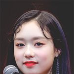 다른 사진도 궁금하게 만드는 <b>여</b><b>돌</b>
