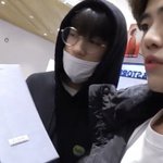 [모두드루와] 안경 쓴 <b>이제노</b>