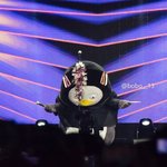 시상식에서 펭수 만난 <b>방탄소년단</b>