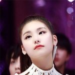 자꾸 기웃거리게 만드는 <b>여</b><b>돌</b>