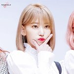 멀찍이 있어도 존재감 <b>뚜렷</b>한 여돌
