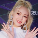 유나 흑발했네!!!!?!!