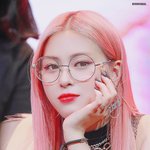 [추반] 네온색 맨투맨 유행 <b>지남</b>???