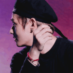 방탄소년단 뷔가 롱티셔츠 입고 나오자 <b>SNS</b>에 깨알 언급한 펜1디