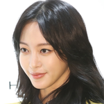 같은 날 <b>상반</b>된 한예슬 메이크업